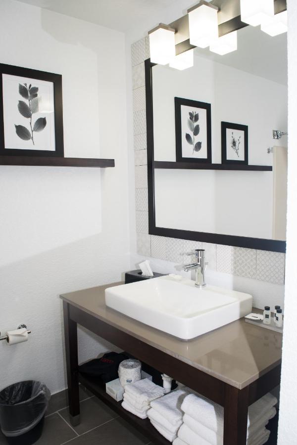 Country Inn & Suites By Radisson, Freeport, Il Eksteriør bilde